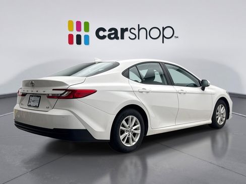 Used 2025 Toyota Camry LE FWD image 5