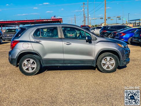 Used 2020 Chevrolet Trax LS image 8