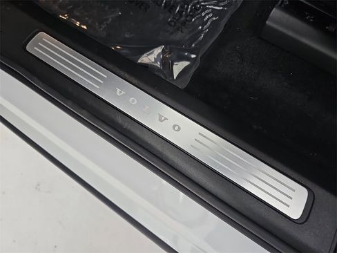 Used 2021 Volvo XC90 T5 Momentum image 37