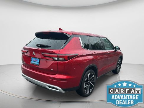 Used 2024 Mitsubishi Outlander SE Black Edition FWD image 5