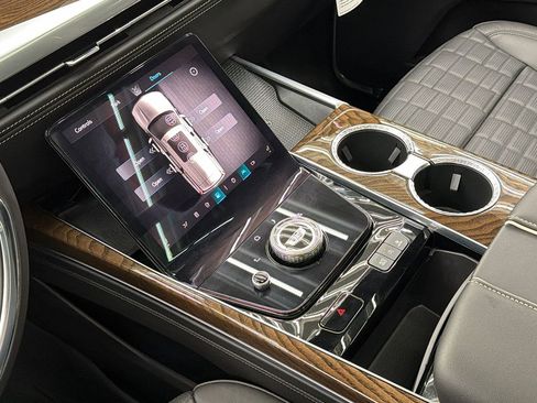 Used 2025 Cadillac Escalade ESV Sport Platinum image 20