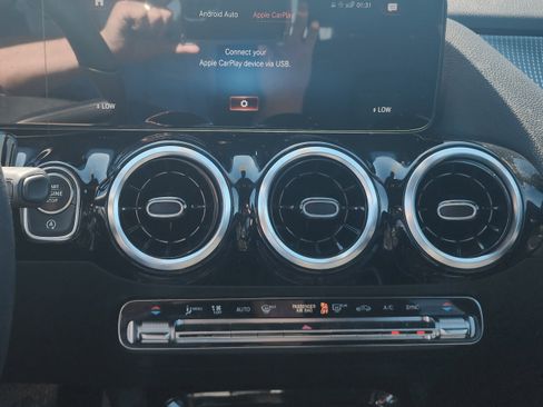 Used 2023 Mercedes-Benz GLA 250 image 3