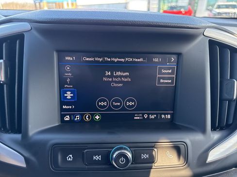 Used 2024 GMC Terrain SLE w/ Driver Convenience Package image 18