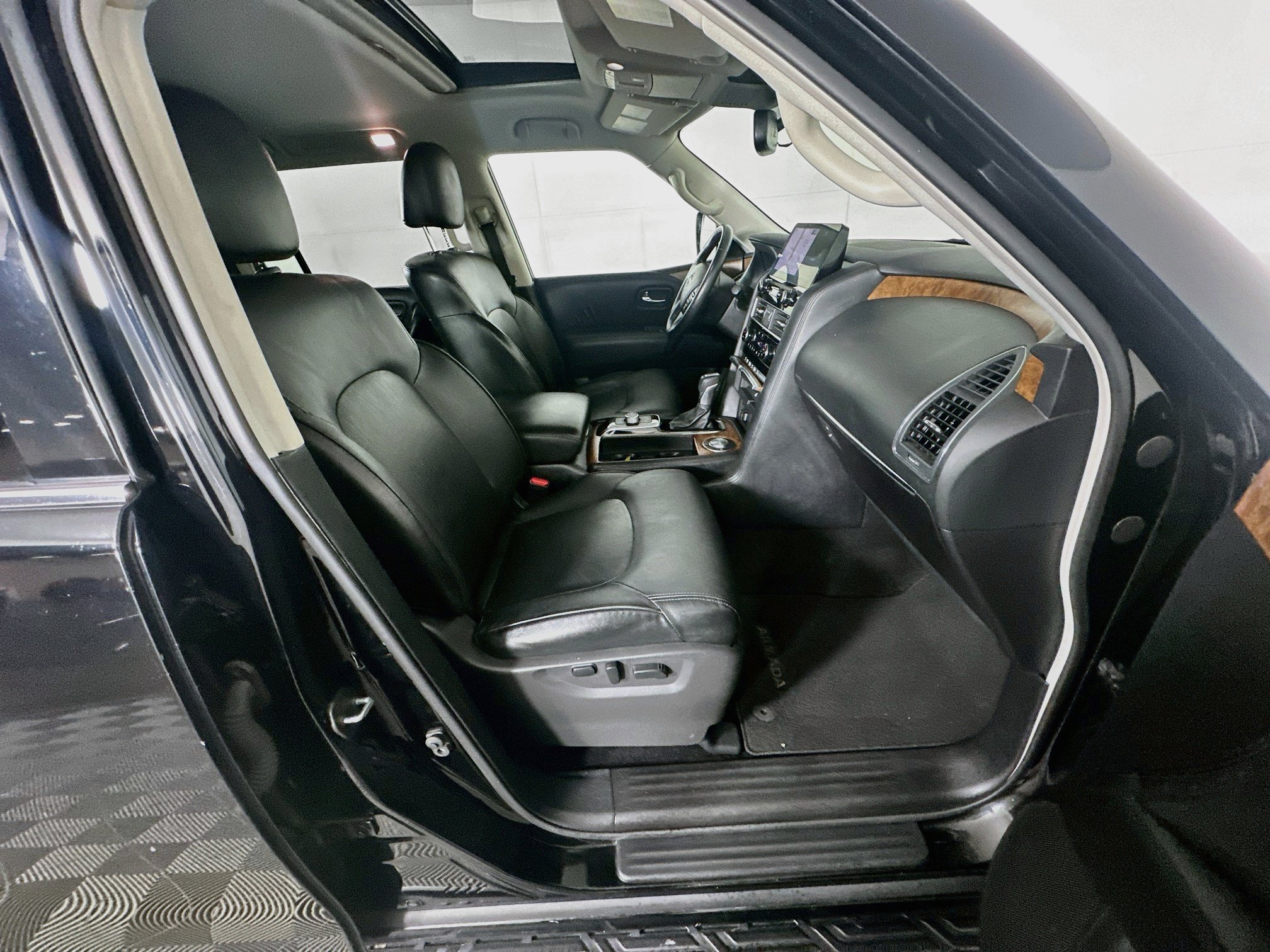 Used 2023 Nissan Armada SL RWD image 34