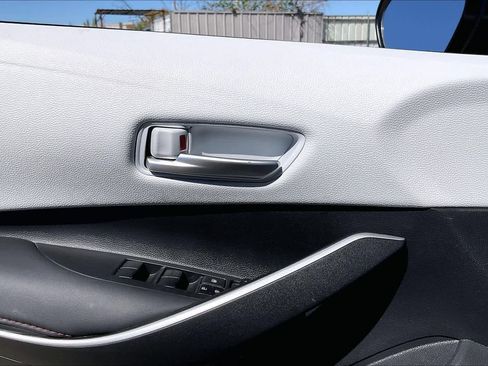 Used 2025 Toyota Corolla SE image 34