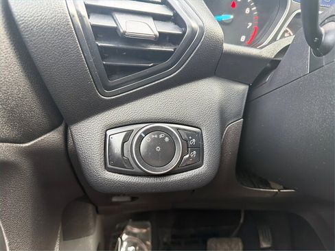 Used 2015 Ford Escape SE image 17