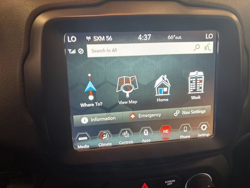 Used 2022 Jeep Renegade Latitude w/ Convenience Group AWD/4WD image 10