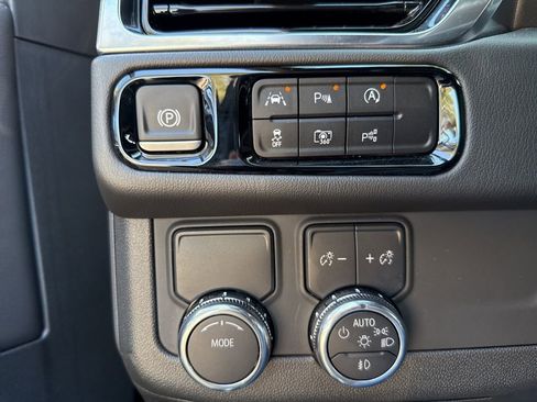 Used 2025 GMC Yukon Denali image 51