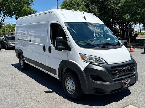 Used 2023 RAM ProMaster 2500 FWD image 1