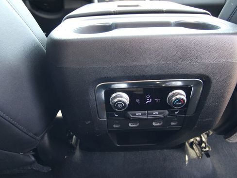 Used 2021 GMC Yukon SLT w/ SLT Luxury Plus Package image 45