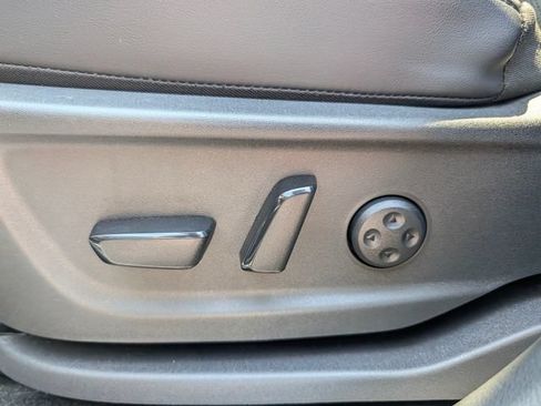 Used 2024 Nissan Ariya AWD image 16