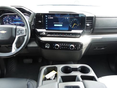Used 2024 Chevrolet Silverado 1500 LT AWD/4WD image 41