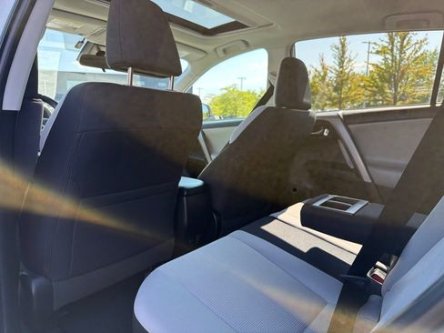 Used 2018 Toyota RAV4 XLE AWD/4WD image 16