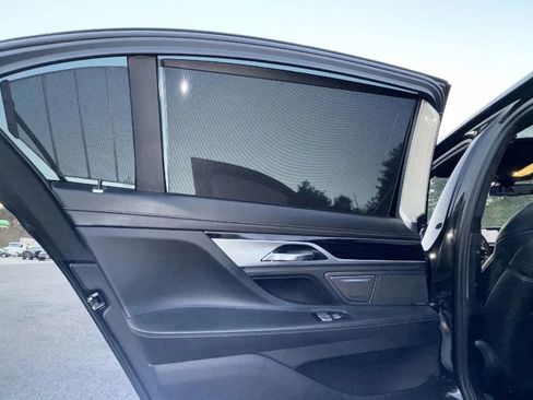 Used 2017 BMW 750i 750i Sedan 4D image 38