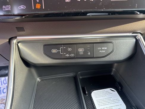 New 2026 Kia Carnival EX FWD image 44