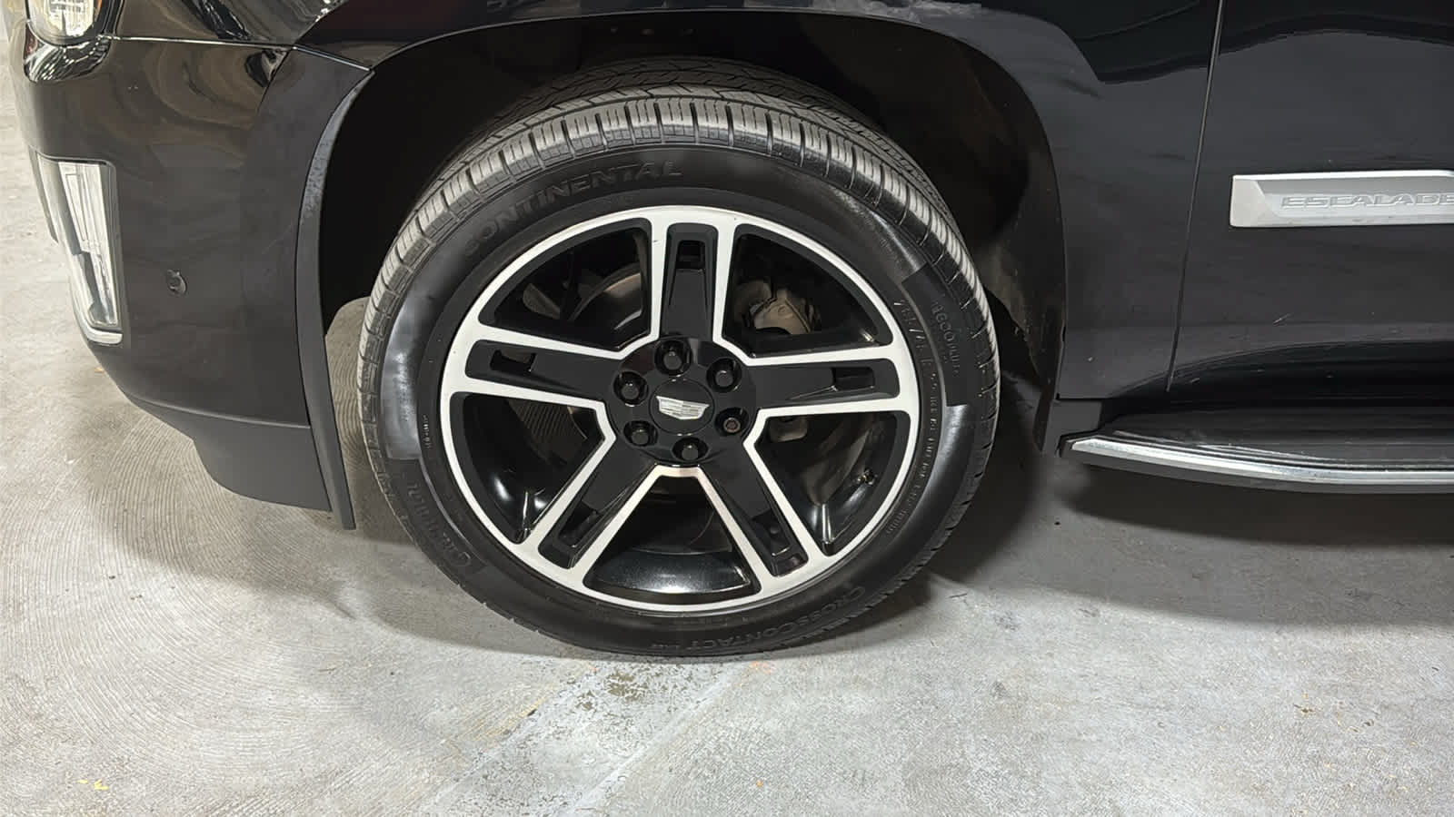 Used 2019 Cadillac Escalade Luxury AWD/4WD image 8