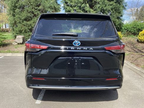 Certified 2025 Toyota Sienna Platinum AWD/4WD image 20