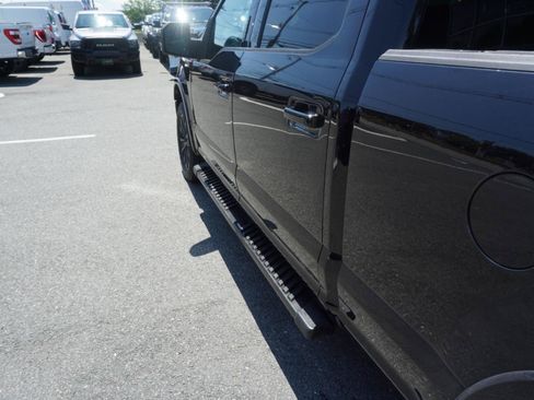 Used 2019 Ford F150 Lariat w/ Equipment Group 502A Luxury AWD/4WD image 11