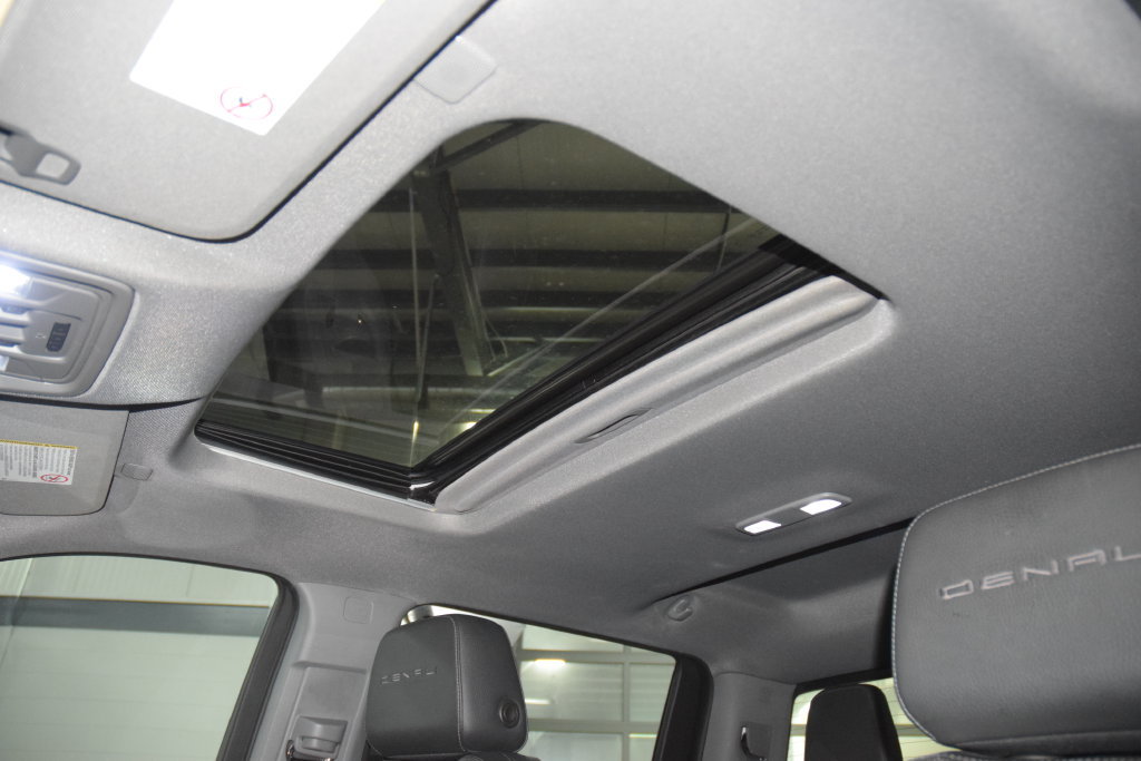 Used 2023 GMC Sierra 3500 Denali AWD/4WD image 48