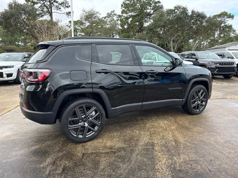 New 2026 Jeep Compass Latitude image 3
