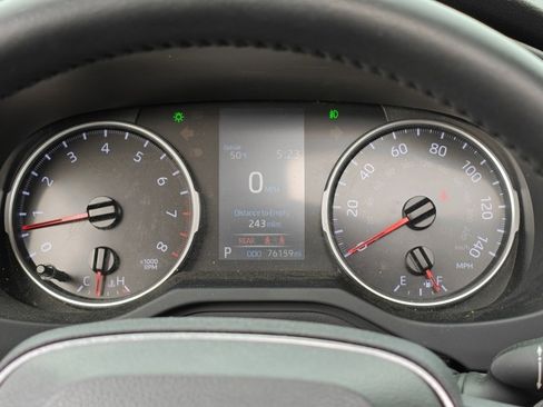 Used 2019 Toyota RAV4 XLE Premium image 23