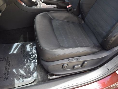 Used 2013 Volkswagen Passat TDI SEL Premium FWD image 38