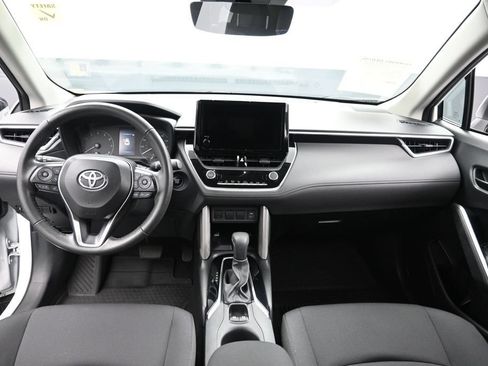 Used 2024 Toyota Corolla Cross LE w/ Moonroof Package FWD image 16