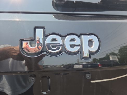 Used 2021 Jeep Grand Cherokee Limited AWD/4WD image 24