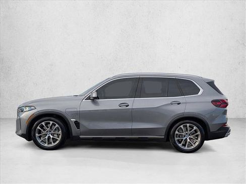 Certified 2025 BMW X5 xDrive50e w/ Premium Package image 9