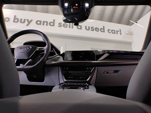 Used 2022 Audi e-tron GT Prestige w/ Prestige Package image 16