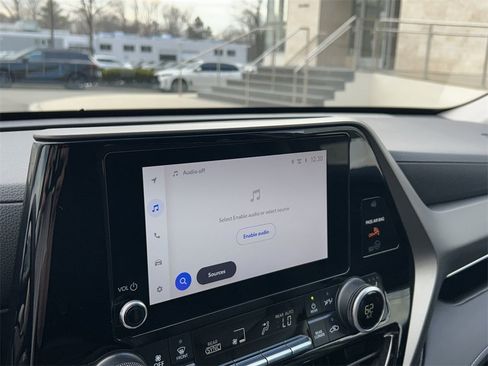 Used 2024 Toyota Highlander XLE image 20