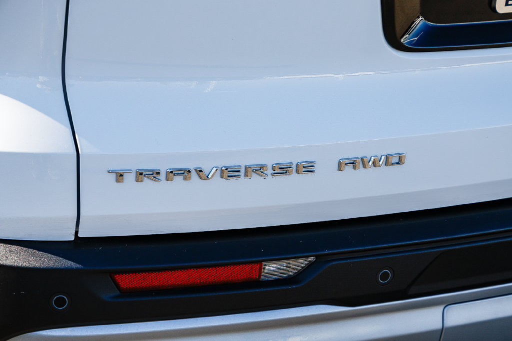 Used 2026 Chevrolet Traverse LT AWD/4WD image 14