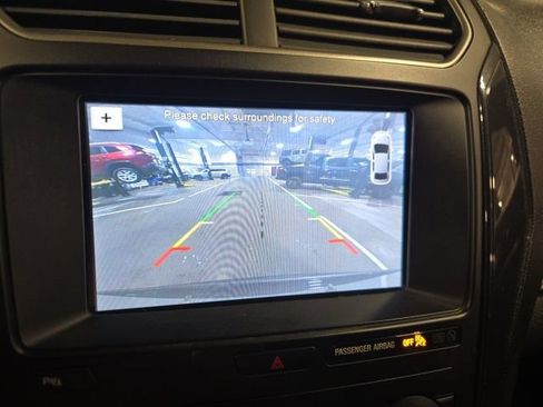 Used 2019 Ford Explorer XLT w/ Equipment Group 202A AWD/4WD image 15