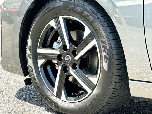 Used 2025 Nissan Sentra SV FWD image 11