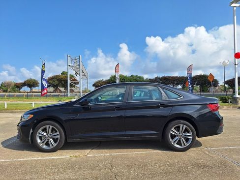 Used 2024 Volkswagen Jetta SE FWD image 8