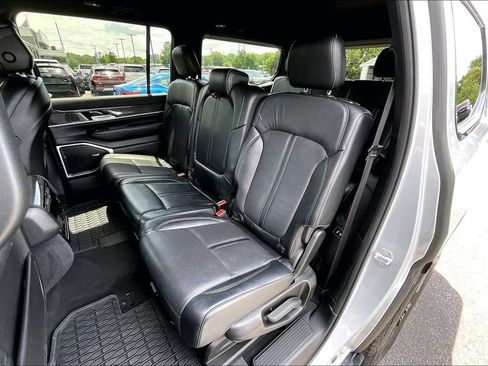 Used 2022 Jeep Wagoneer Series III RWD image 24