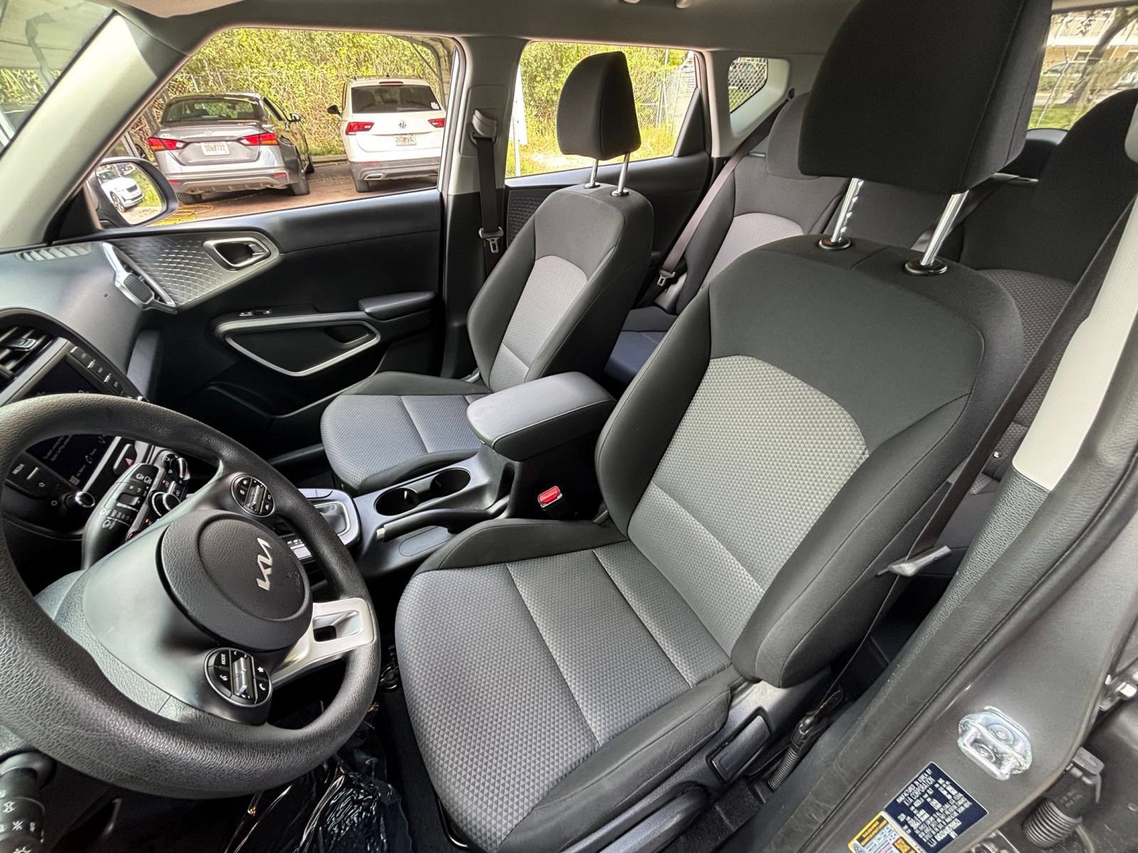 Used 2025 Kia Soul LX w/ LX Technology Package FWD image 33