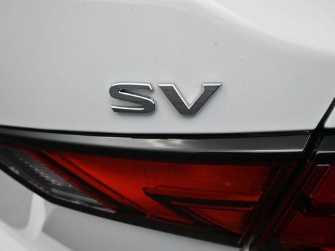 Used 2024 Nissan Sentra SV FWD image 35