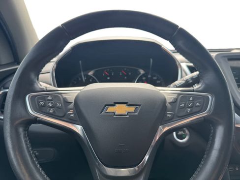 Used 2019 Chevrolet Equinox LT w/ Driver Convenience Package image 18