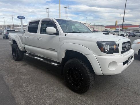 Used 2010 Toyota Tacoma V6 4x4 4dr Double Cab 6.1 ft S image 2