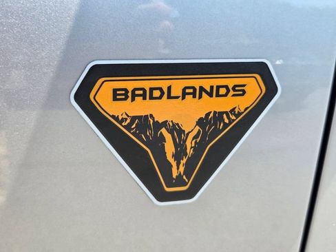 Used 2024 Ford Bronco Badlands AWD/4WD image 9