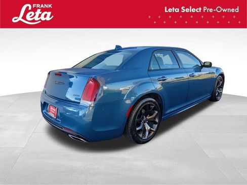 Used 2022 Chrysler 300 Touring L image 10