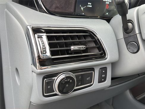 Used 2019 Lincoln Navigator Reserve AWD/4WD image 31