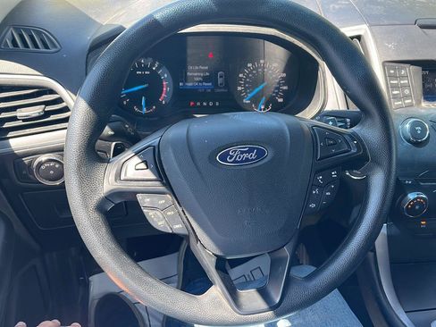 Used 2016 Ford Edge SE FWD image 10