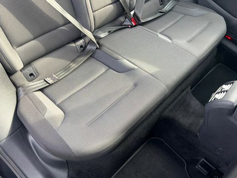 Used 2019 Volkswagen e-Golf SE image 40