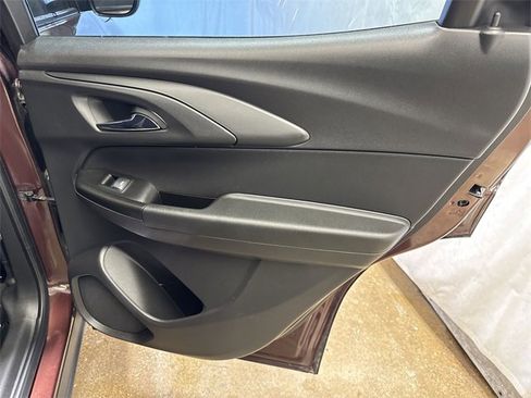 Certified 2022 Chevrolet TrailBlazer LT w/ Convenience Package image 23