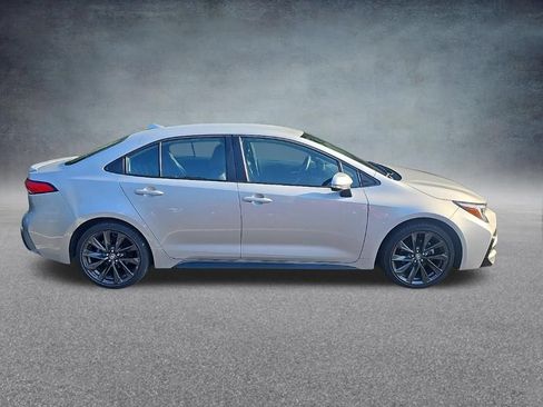 Used 2025 Toyota Corolla SE FWD image 9