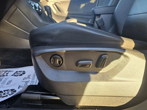 Used 2020 Volkswagen Tiguan SEL image 29