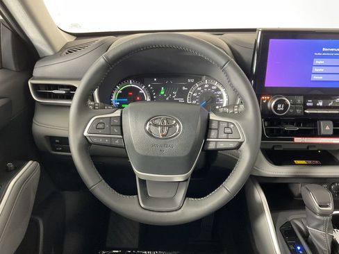 New 2026 Toyota Highlander XLE image 11