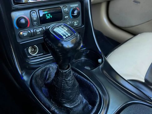 Used 2000 Chevrolet Corvette Convertible w/ Performance Handling Pkg image 8